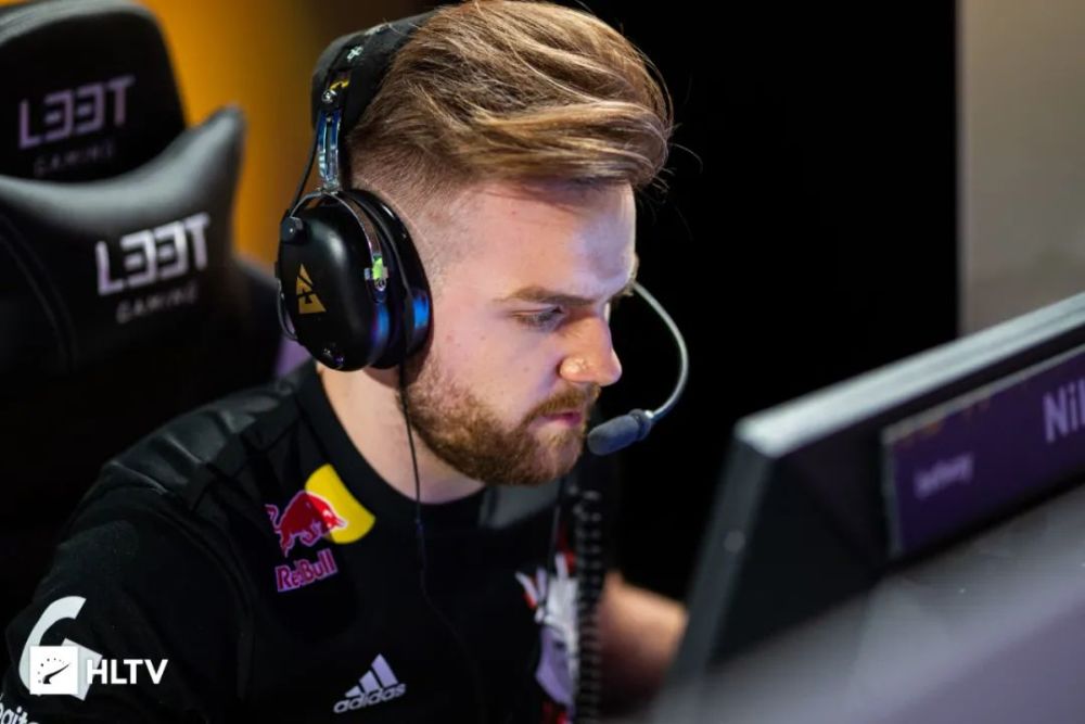 他选择更保 他选择更保